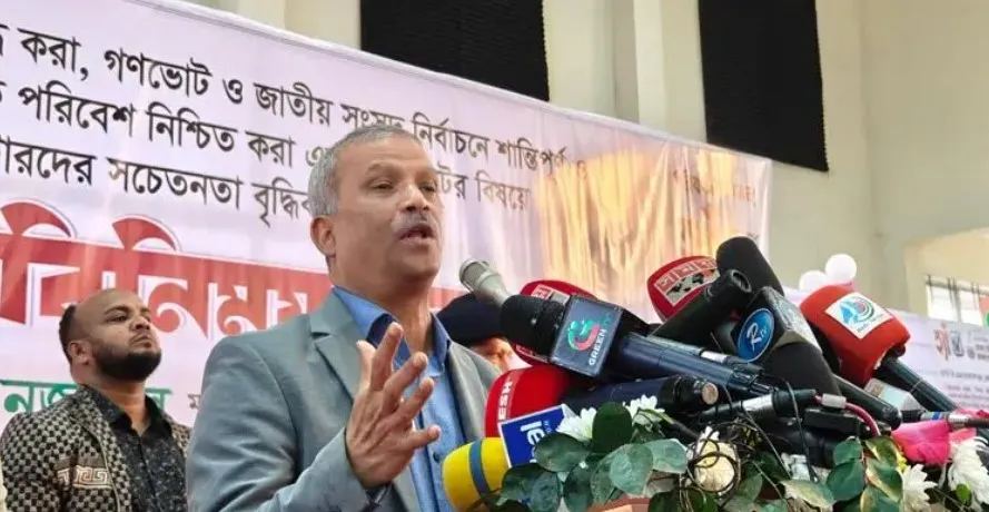 বক্তব্যের সময় ‘ভুয়া’ স্লোগান, মঞ্চ ছাড়লেন আসিফ নজরুল